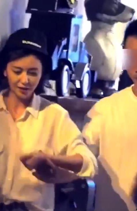 明星吃瓜爆料陈思诚视频,娱乐圈幕后真相大揭秘