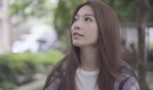女明星网红感人视频,诠释母爱力量