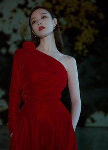 明星网红美女照片,网红美女的时尚风采瞬间