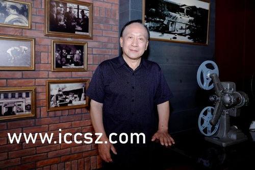 网曝男吃瓜热门事件,揭秘娱乐圈幕后真相