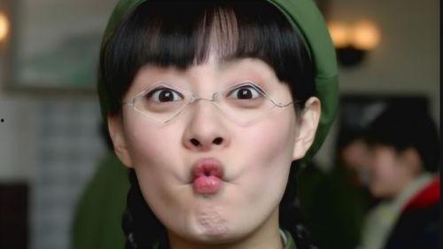 搞笑视频明星网红推荐,笑翻天！网红明星带你领略搞笑视频盛宴