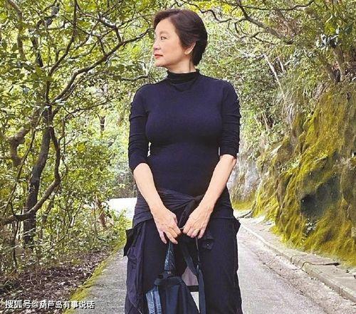 明星网红爬山是谁,共赴户外探险之旅