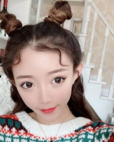 明星网红小伊伊,网红界的璀璨明星，引领潮流的时尚达人